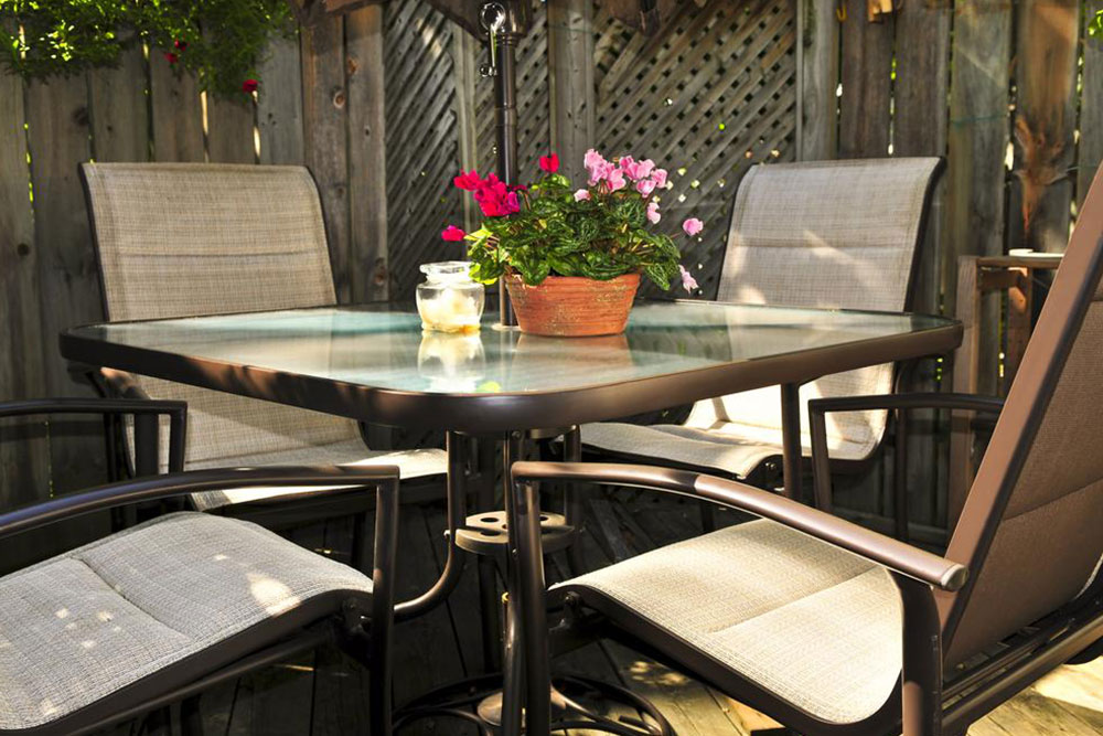 Types and uses of patio furniture covers