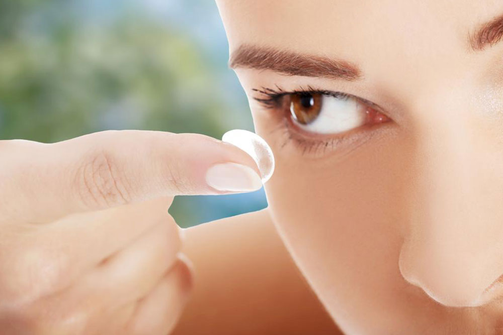 Easing The Use Of Contact Lenses For Dry Eyes