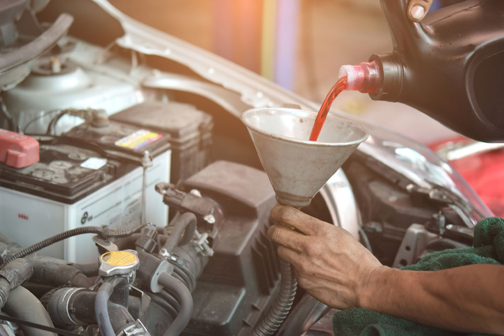 A Beginner&#8217;s Guide to Checking Transmission Fluids